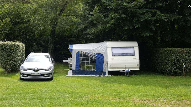 Standplaats voor caravan of camper met 10A elektriciteit