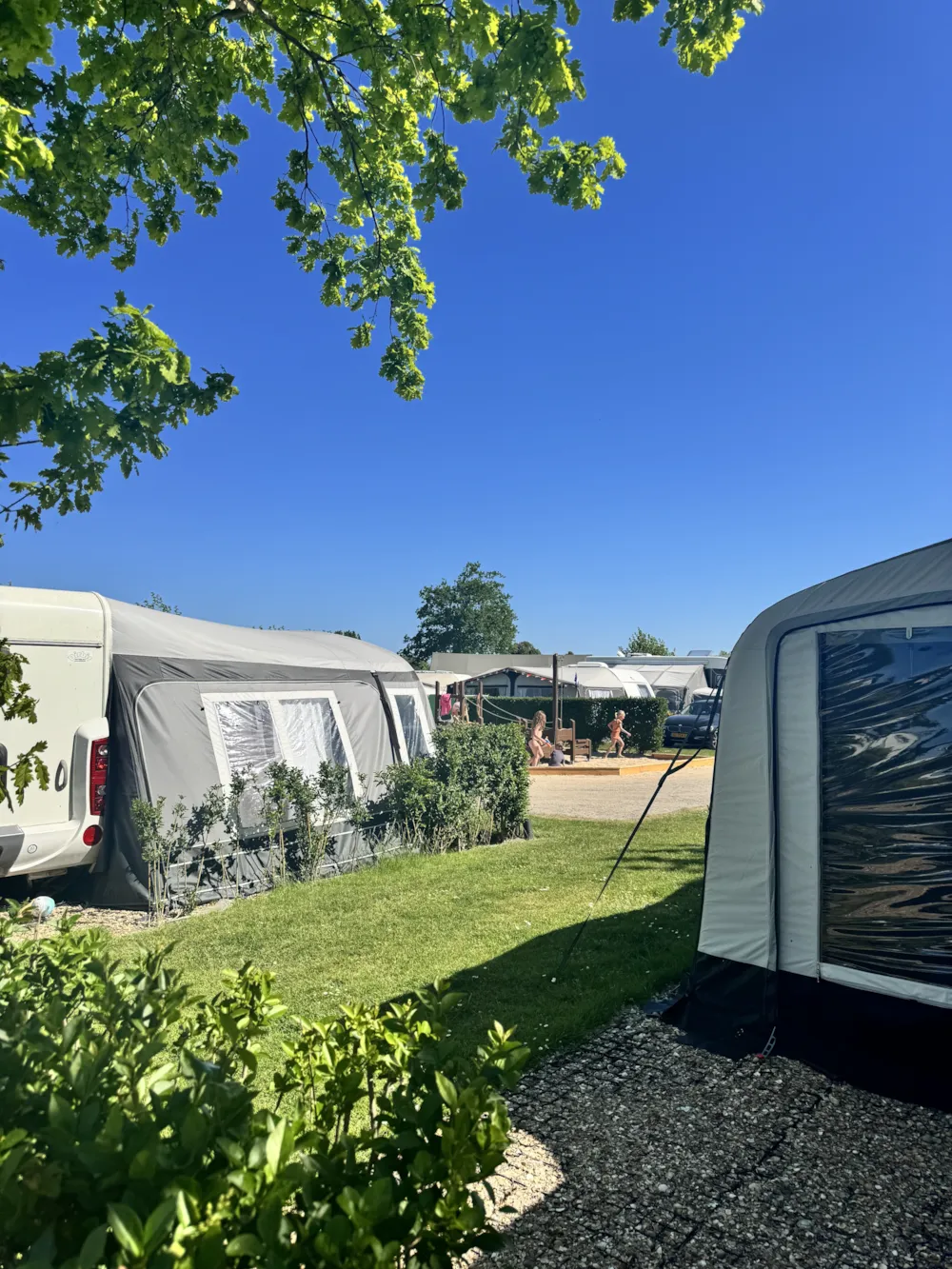 Campingplatz In Der Nähe Eines Spielplatzes