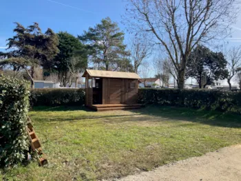 Stellplatz - Stellplatz Premium Mit Sanitäranlagen Freecamp - Flower Camping La Guichardière