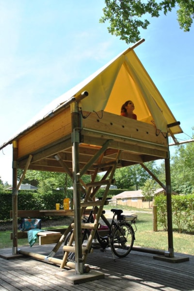 BIVOUAC PITCH - Canvas tent raised on stilts - bed * 2 - Table - Elect. 16A
