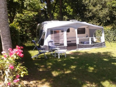 GRAND CONFORT PITCH with Electricity: 16A + Water + Drainage