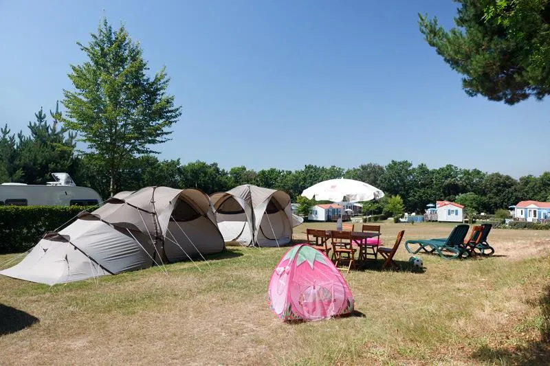 Emplacement Castels Premium - Electricité 16A + Eau + Evacuation Wc Et Eaux Grises