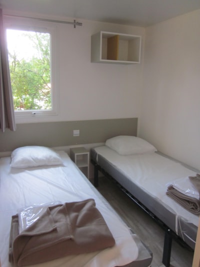 MOBILE-HOME - 5 bedrooms - 2 bathrooms - CORDELIA FAMILY - 32.60 m2 + 22,90m² -