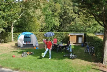Stellplatz - Stellplatz Premium Für Zelt - Mit Elektrizität 16A - Castel Camping La Garangeoire