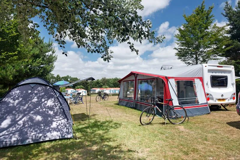 Emplacement Grand Confort - Electricité 16A + Eau + Evacuation Wc, Eaux Grises