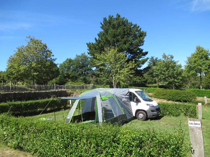 Parcel·la - Hard-Standing Pitch - With Electricity: 16A - 2 Pers - (For Caravan And Motor-Home) - Castel Camping La Garangeoire