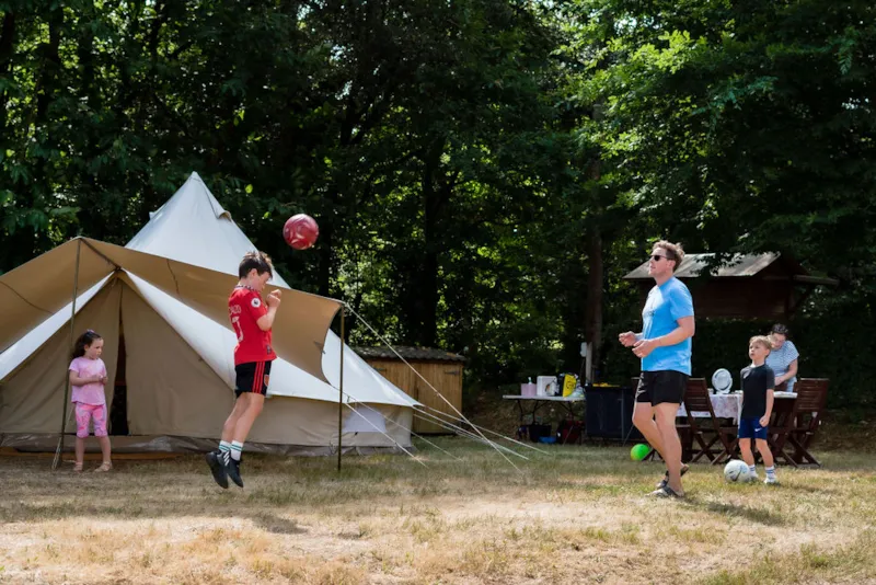 Emplacement Castels Premium - Electricité 16A + Eau + Evacuation Wc Et Eaux Grises