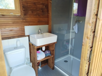 CASTELS PREMIUM SUITE PITCH with sanitary facilities and kitchen +Electricity 16A + Water + Drainage