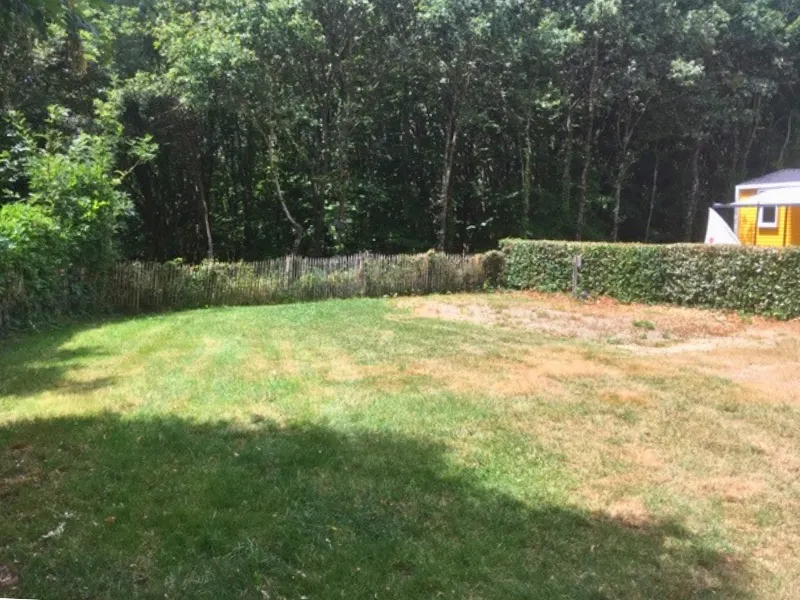 Emplacement - Emplacement D'angle - Electricité 16A + Eau + Evacuation Wc, Eaux Grises - Castel Camping La Garangeoire