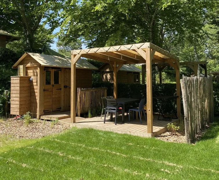 Emplacement Castels Premium Suite Avec Sanitaire Individuel + Cuisine +Electricité 16A + Eau + Evac.