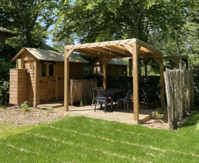 CASTELS PREMIUM SUITE PITCH with sanitary facilities and kitchen +Electricity 16A + Water + Drainage