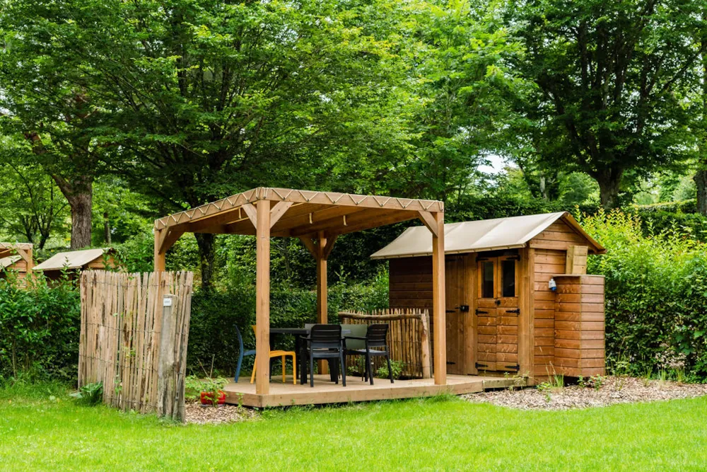 Emplacement - Emplacement Castels Premium Suite Avec Sanitaire Individuel + Cuisine +Electricité 16A + Eau + Evac. - Castel Camping La Garangeoire