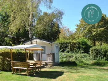 Stellplatz - Stellplatz Mit Privat Sanitär - Stromanschluß (16A) + Wasseranschluß + Entsorgung + Private Sanitäranglage - Castel Camping La Garangeoire