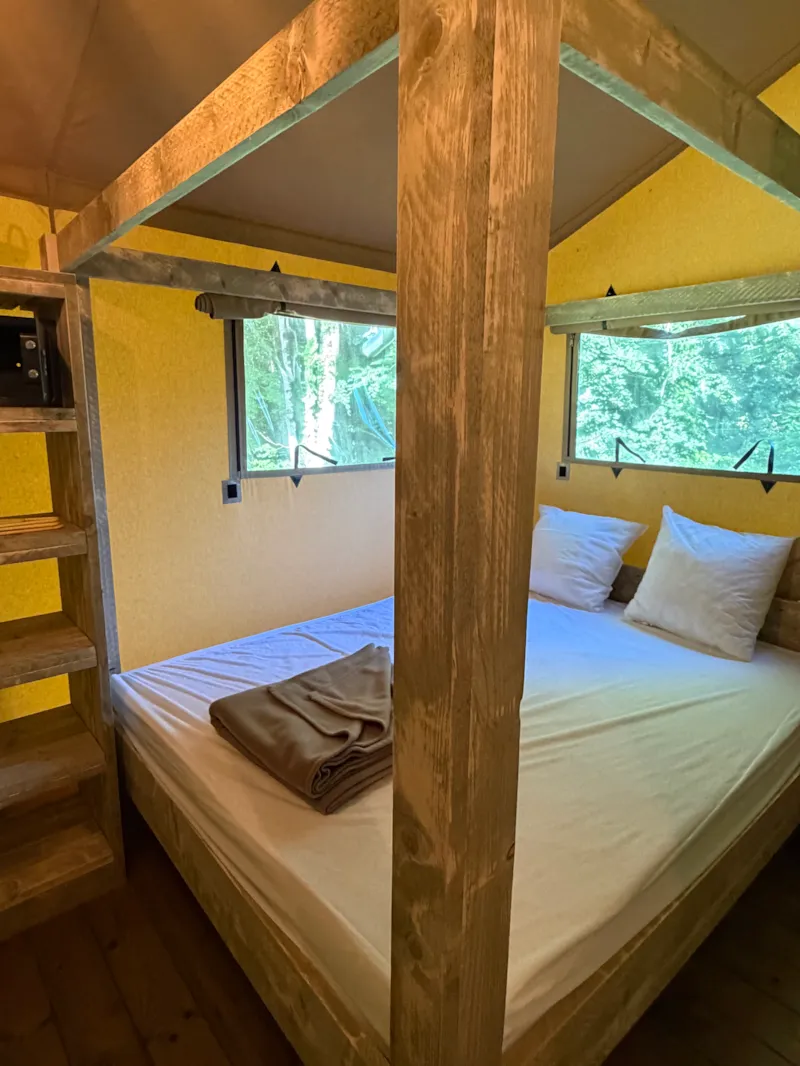 Tente - 2 Chambres - 1 Salle De Bain - Safari Lodge - 35 M² -