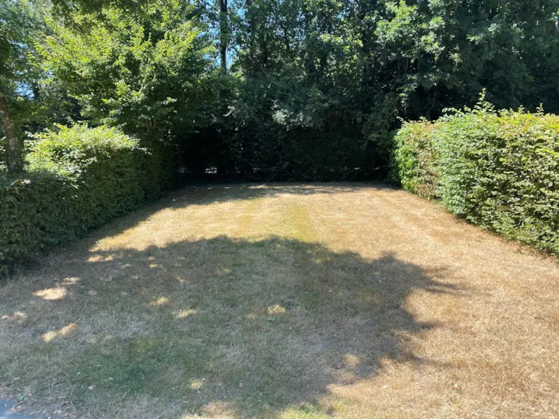Emplacement D'angle - Electricité 16A + Eau + Evacuation Wc, Eaux Grises