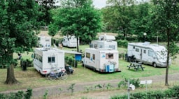 Kampeerplaats(en) - Camperplaats + Elektriciteit + Water En Afvoer - Camping Scholtenhagen