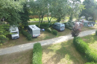 Pitch 1 car / tent, caravan or camping-car — 1