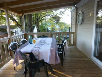 Mietunterkunft - Mobilheim 'Univers' 34M² + 3 Zimmer + Überdachte Terrasse 18M² - Camping L'Eden