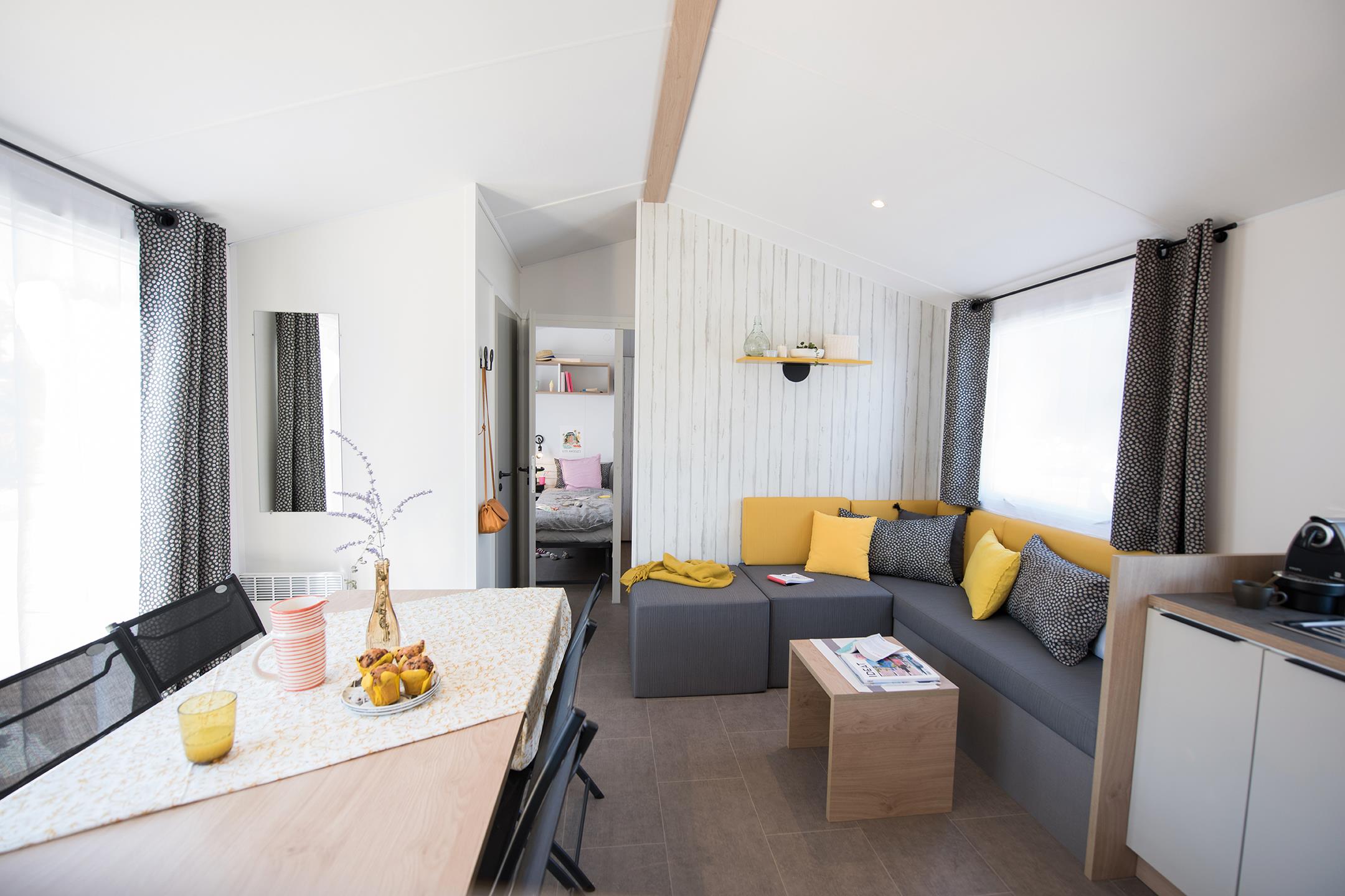 Mobil-home 'Univers Family Plus' 40 m² + 4 chambres + terrasse couverte 18 m²