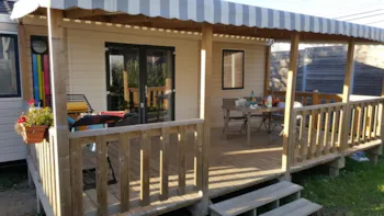 Mietunterkunft - Mobilheim Univers Family 36 M² + 4 Zimmer + Überdachte Terrasse 18M² - Camping L'Eden