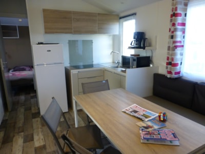 Mobile-home Univers Family 36 m² - 4 bedrooms + sheltered terrace 18m² — 2