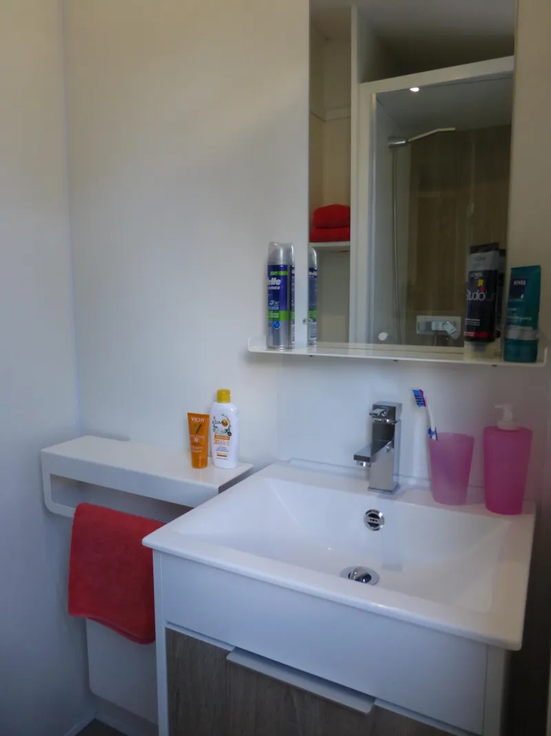 Mobil-Home Univers Family 36 M² + 4  Chambres + Terrasse Couverte 18M²