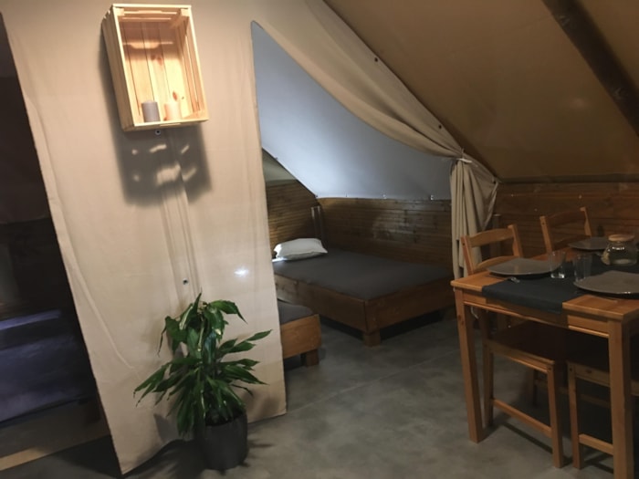 Lodge Amazone 20M² Avec 2 Chambres Et Terrasse En Bois