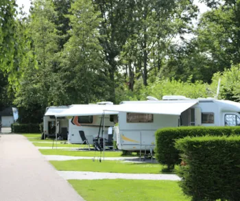 Stellplatz - Wohnmobilstellplatz - Recreatiepark De Koornmolen
