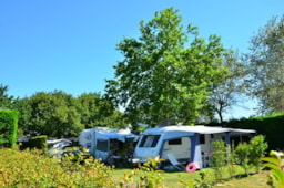 Kampeerplaats(en) - Pakket 2 Ppl : Standplaats + Voertuig + Tent Of Caravan - Airotel Camping La Roseraie