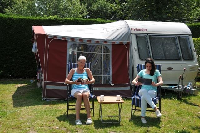 Forfait Emplacement 2 Pers + Électricité + Voiture + Tente Ou Caravane