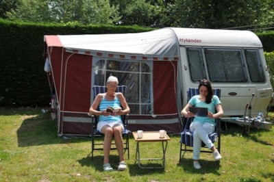 INTERNET OFFER : Pitch + car + tent or caravan — 5