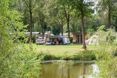 Camping pitch with private sanitary facilities, including 16 amp electricity, water and CAI — 4