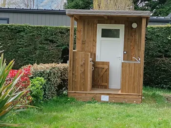 Stellplatz - Stellplatz Mit Eigener Sanitäranlage - Chadotel Les Ecureuils