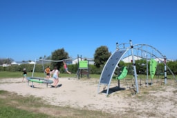 Camping Le Cormoran - image n°59 - Roulottes