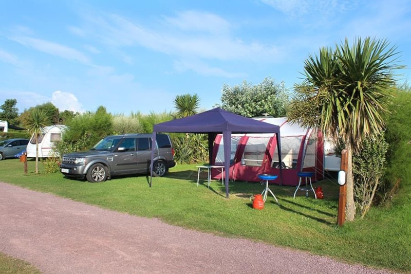 Piazzola 'Confort' (110/130m²) : elettricità, acqua, camper service