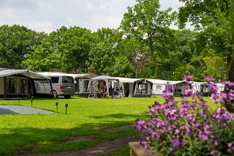 Emplacement - Emplacement Incl. Voiture, Tente/Caravane, Raccordement Eau, Électricité Et Tv - Recreatiepark Beringerzand