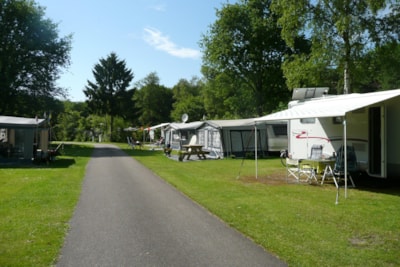 Basic pitch - 100 / 140m² - electricity 10A - car not allowed