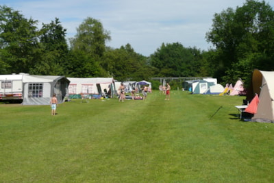 Basic pitch - 100 / 140m² - electricity 10A - car not allowed