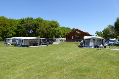 Comfort pitch - 100 / 140m² - electricity 10A - water and drainage
