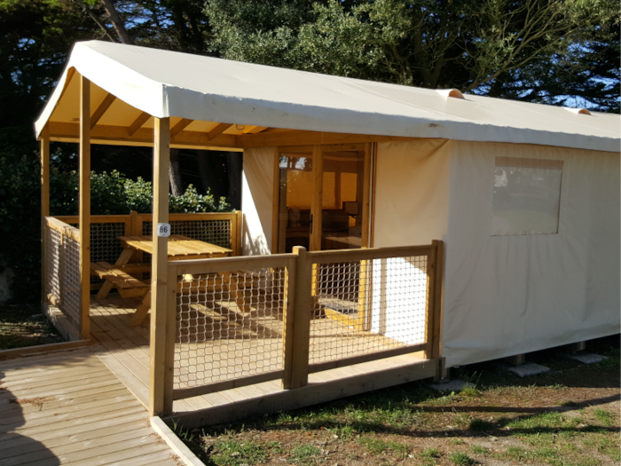 Eco-Lodge 4 Pers (Sans Sanitaires) 19M² +  Terrasse 10M²