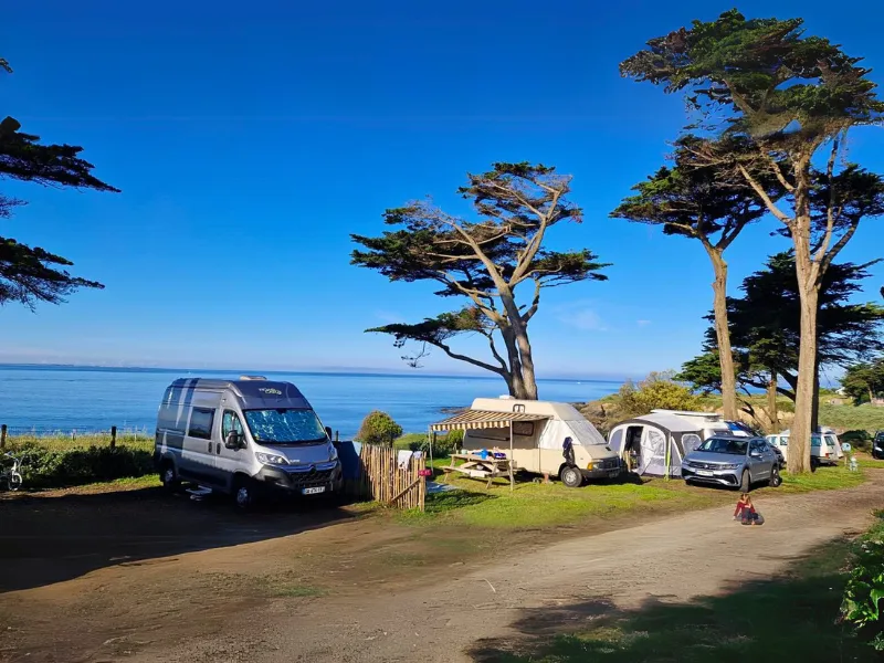 Emplacement Mer (3 Ères Lignes) : 2 Pers + Élec10 A Inclus