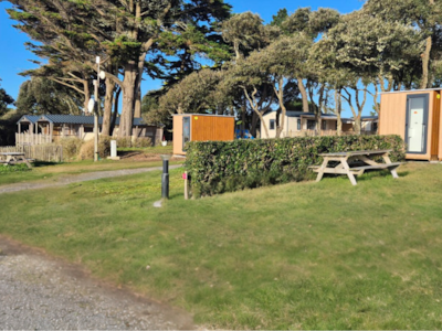 Location SEA SANITARY (2 people + electricity 10 A included in the price) — 1