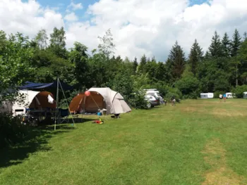 Emplacement - Emplacement +  1 Voiture + Électricité - Camping Jena
