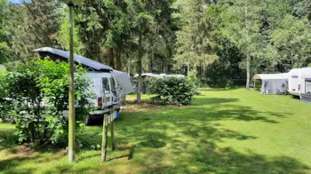 Stellplatz - Stellplatz Komfort - Camping De Zeven Heuveltjes