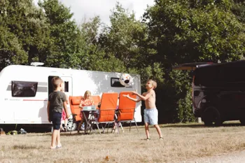 Stellplatz - Stellplatz 160-250M² Zelt Oder Wohnwagen - Camping Village de La Guyonnière