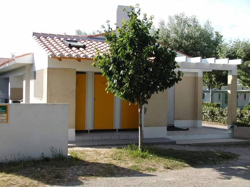 Emplacement + Électricité 10A + 1 Véhicule + Tente Ou Caravane