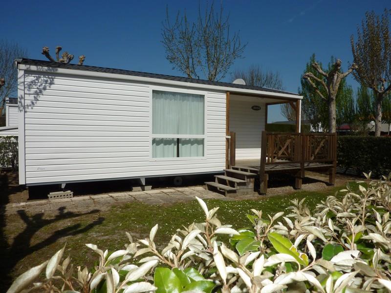 Location - Cottage Confort Plus 4/5Pers 27 À 30M² (2 Chambres) Dont Terrasse Semi-Couverte  - Tv - Camping Le Plein Sud