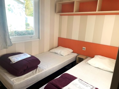 Comfort Cottage PLUS 4/5pers 27 to 30 m² (2 bedrooms) with half-covered terrace - TV — 9