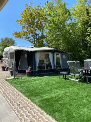 Stellplatz - Stellplatz Standard - Vakantiepark De Zeeuwse Parel