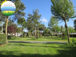 Camping Le Both d'Orouët - image n°8 - Roulottes